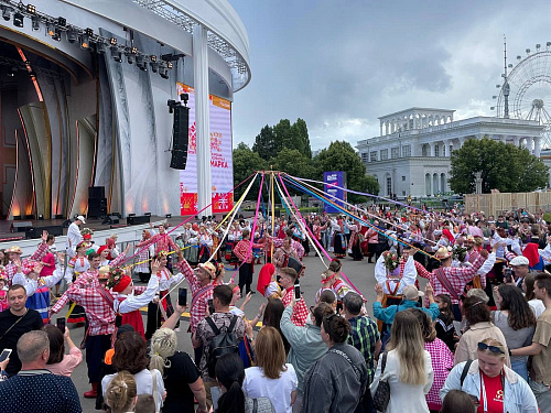 На ВДНХ в Москве прошла культурная программа Дня Курской Коренской ярмарки